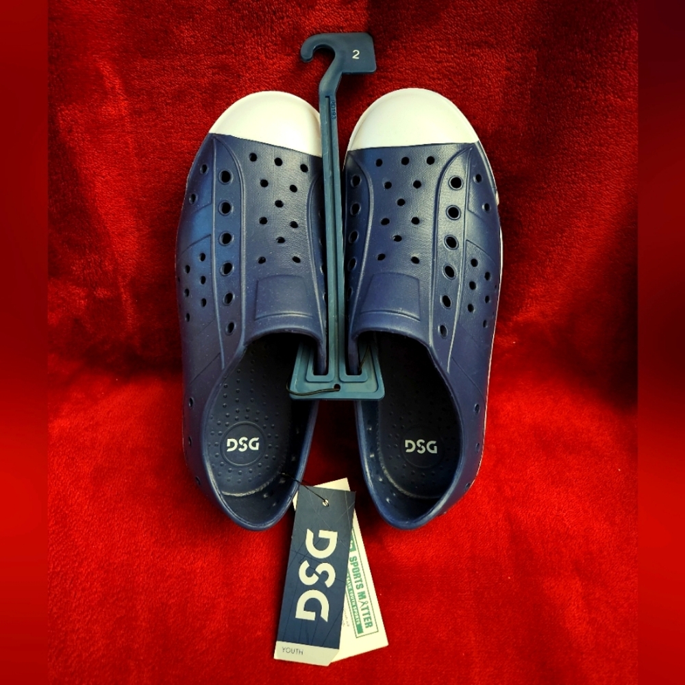 DSG EVA Slip-On water shoes, size 2 youth